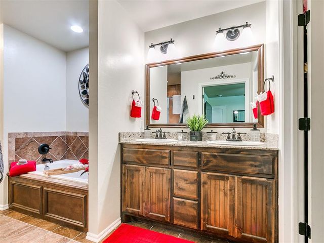 11487 Stonecrest, Guthrie, OK 73044