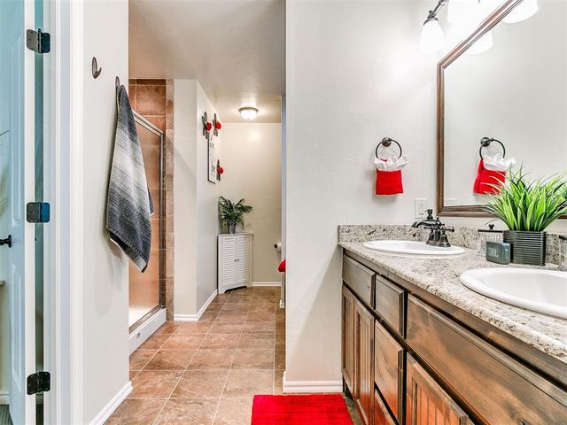 11487 Stonecrest, Guthrie, OK 73044