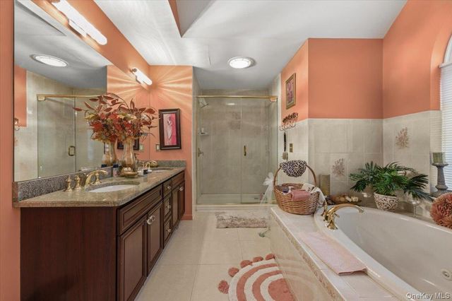 11 Island Trail, Mount Sinai, NY 11766