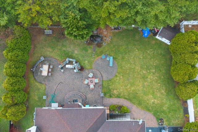 11 Island Trail, Mount Sinai, NY 11766