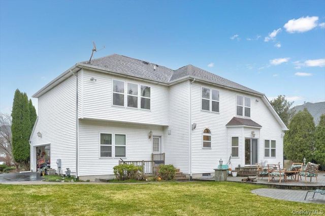 11 Island Trail, Mount Sinai, NY 11766