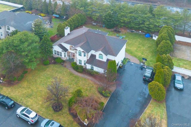 11 Island Trail, Mount Sinai, NY 11766