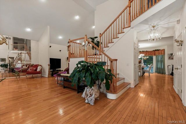 11 Island Trail, Mount Sinai, NY 11766