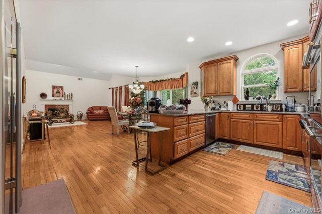 11 Island Trail, Mount Sinai, NY 11766