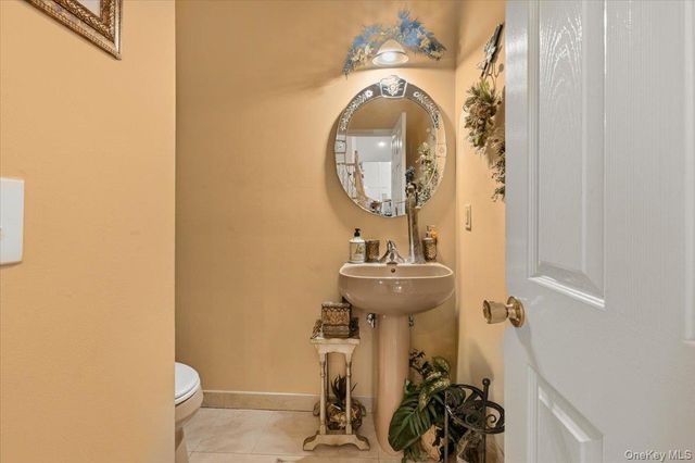 11 Island Trail, Mount Sinai, NY 11766