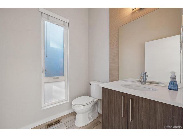 3215 S Dahlia St, Denver, CO 80222