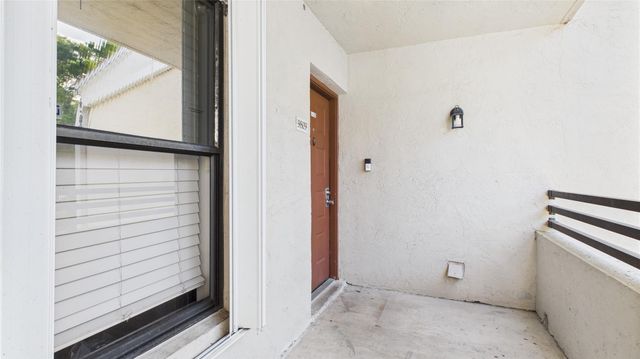 9809 NW 3rd Ct 8, Fort Lauderdale, FL 33324