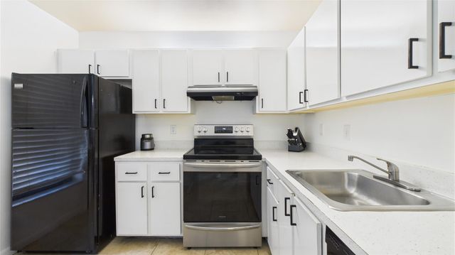 9809 NW 3rd Ct 8, Fort Lauderdale, FL 33324