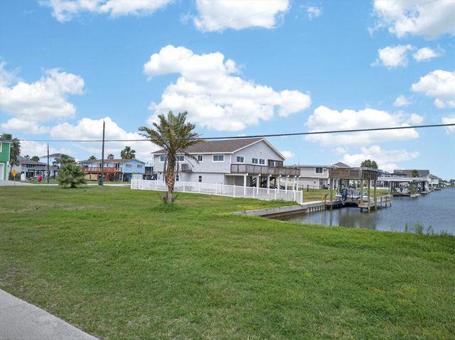 22003 Matagorda Drive, Galveston, TX 77554