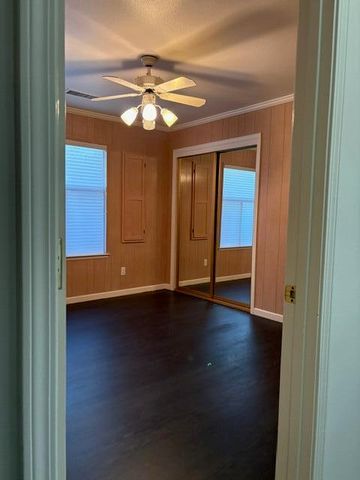 725 N Silvervale Drive, Visalia, CA 93292