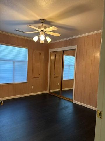 725 N Silvervale Drive, Visalia, CA 93292