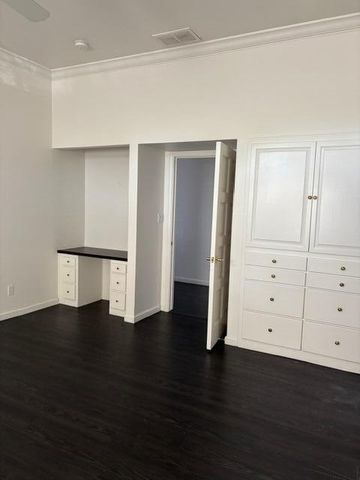 725 N Silvervale Drive, Visalia, CA 93292