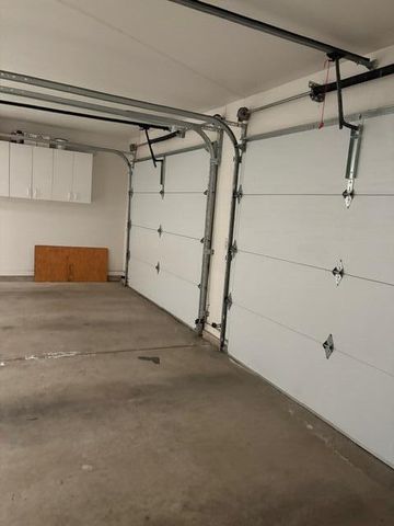 725 N Silvervale Drive, Visalia, CA 93292