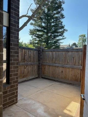 725 N Silvervale Drive, Visalia, CA 93292