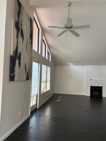 725 N Silvervale Drive, Visalia, CA 93292