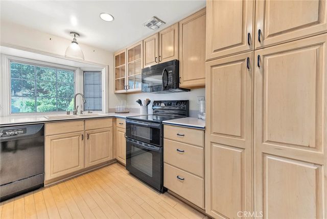 18723 Mayall, Northridge, CA 91324