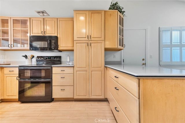 18723 Mayall, Northridge, CA 91324