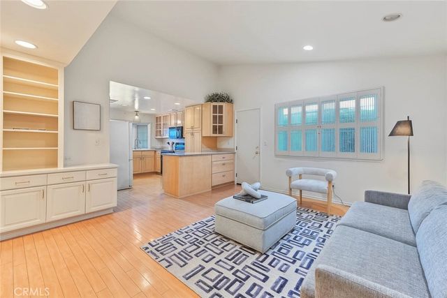 18723 Mayall, Northridge, CA 91324