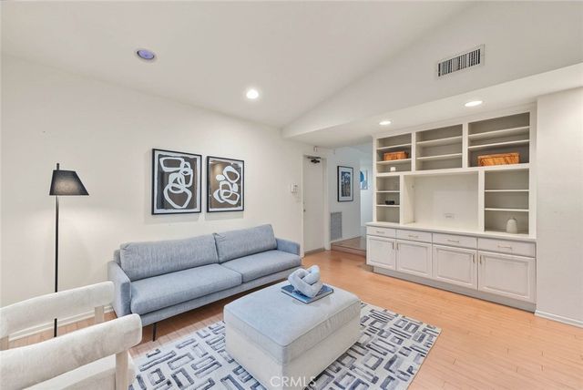 18723 Mayall, Northridge, CA 91324