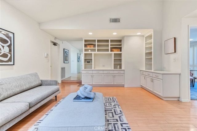 18723 Mayall, Northridge, CA 91324