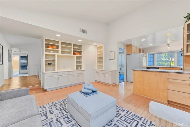 18723 Mayall, Northridge, CA 91324