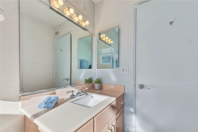 18723 Mayall, Northridge, CA 91324