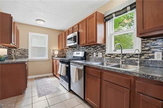 350 E 210th Street, Euclid, OH 44123