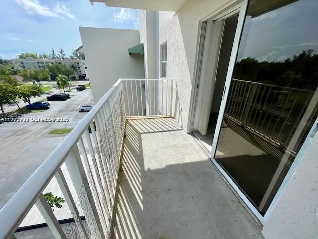 8260 SW 210th St 311, Cutler Bay, FL 33189