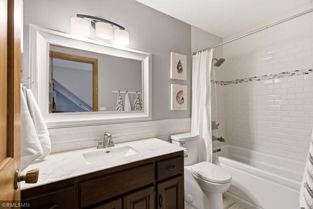 8758 Dallas Lane N, Maple Grove, MN 55369