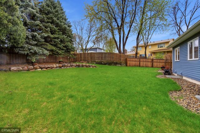 8758 Dallas Lane N, Maple Grove, MN 55369
