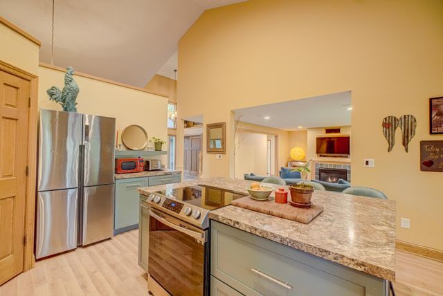 1005 Spruce Drive, Hudson, WI 54016