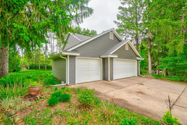1005 Spruce Drive, Hudson, WI 54016