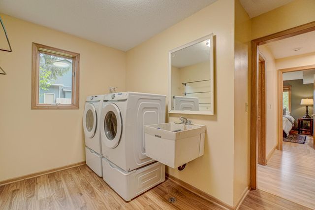 1005 Spruce Drive, Hudson, WI 54016