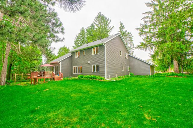 1005 Spruce Drive, Hudson, WI 54016