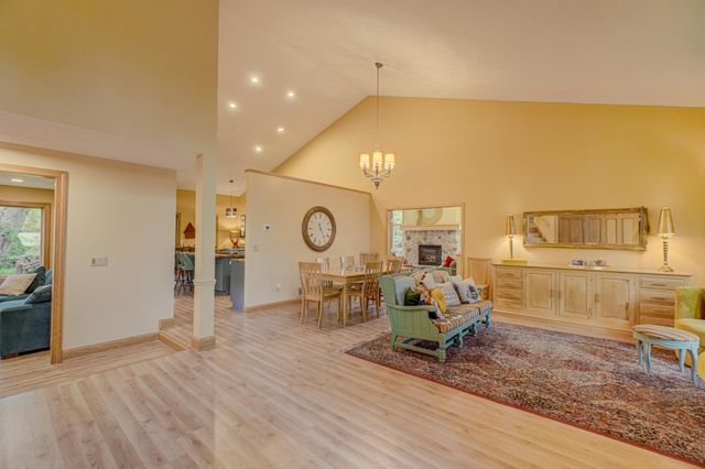 1005 Spruce Drive, Hudson, WI 54016