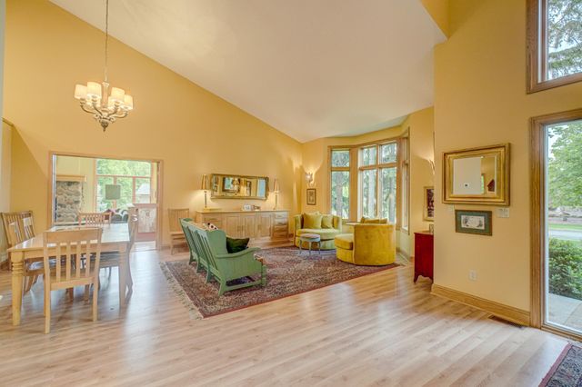 1005 Spruce Drive, Hudson, WI 54016
