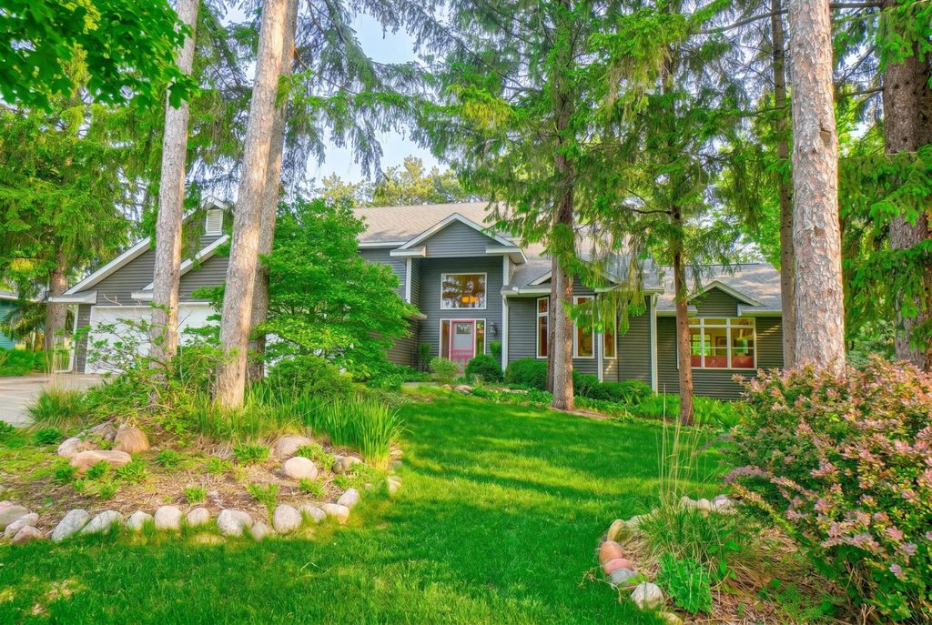 1005 Spruce Drive, Hudson, WI 54016