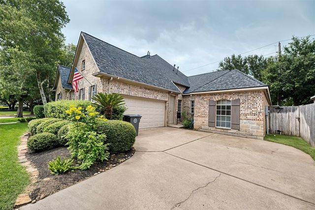7715 Old Tree Court, Sugar Land, TX 77479