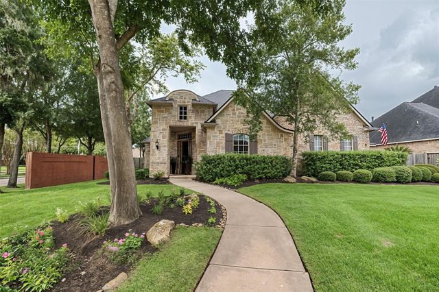 7715 Old Tree Court, Sugar Land, TX 77479