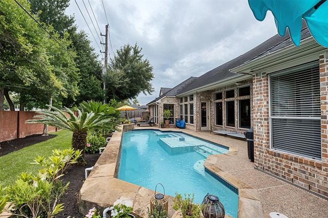 7715 Old Tree Court, Sugar Land, TX 77479