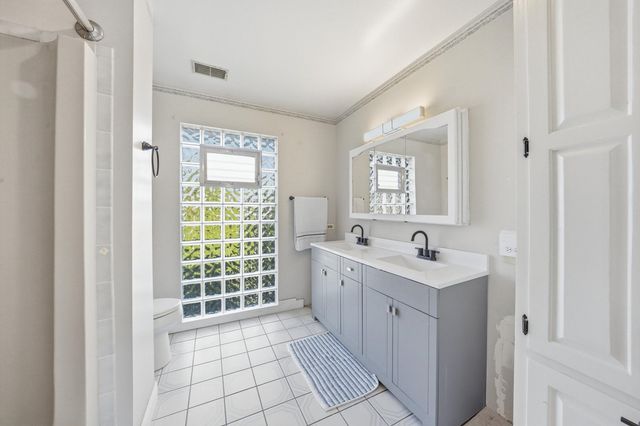 1 Longwood Way, Lemont, IL 60439