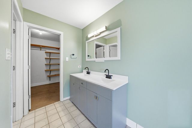 1 Longwood Way, Lemont, IL 60439