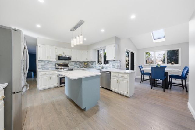 1 Longwood Way, Lemont, IL 60439