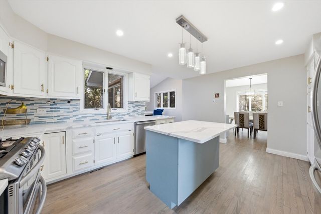 1 Longwood Way, Lemont, IL 60439