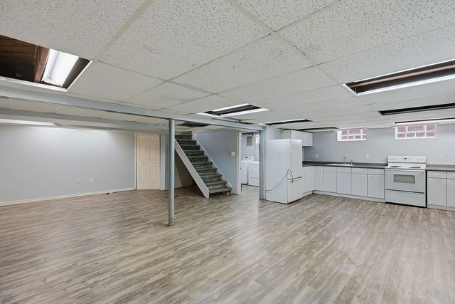 31272 Burton Street, Saint Clair Shores, MI 48082