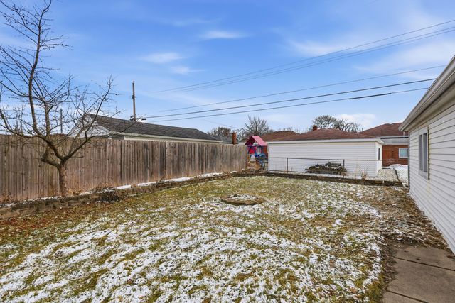 31272 Burton Street, Saint Clair Shores, MI 48082