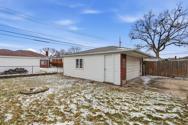 31272 Burton Street, Saint Clair Shores, MI 48082