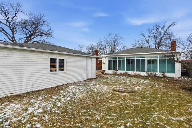 31272 Burton Street, Saint Clair Shores, MI 48082