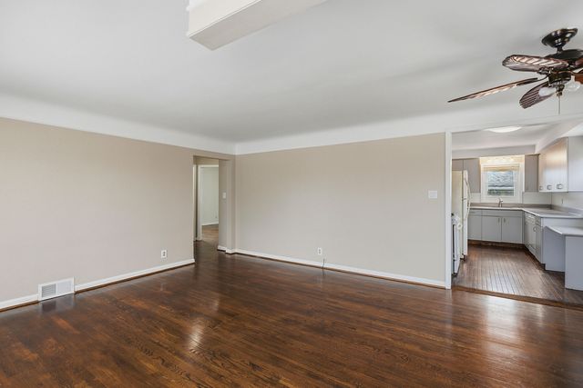 31272 Burton Street, Saint Clair Shores, MI 48082