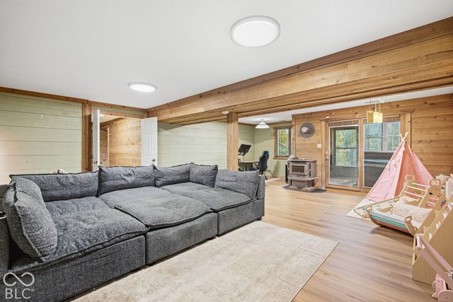 890 Starkey Road, Zionsville, IN 46077